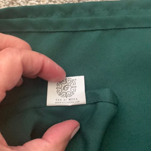 Five-not four tablecloths 52"x52" red, gold, green & now blue! Harry Potter - Picture 9 of 9